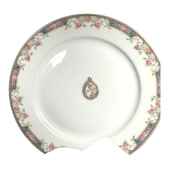 Bavaria China Teardrop Floral Pendant Necklace W/ Rhinestones & Gold-Tone Chain - Picture 13 of 14